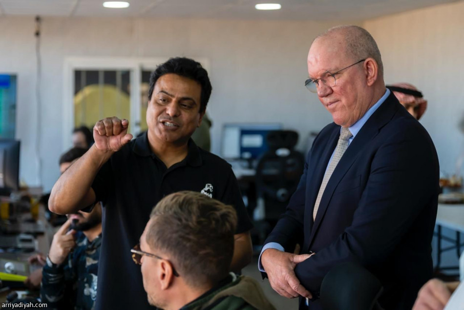 سفير هولندا يزور مهرجان الصقور