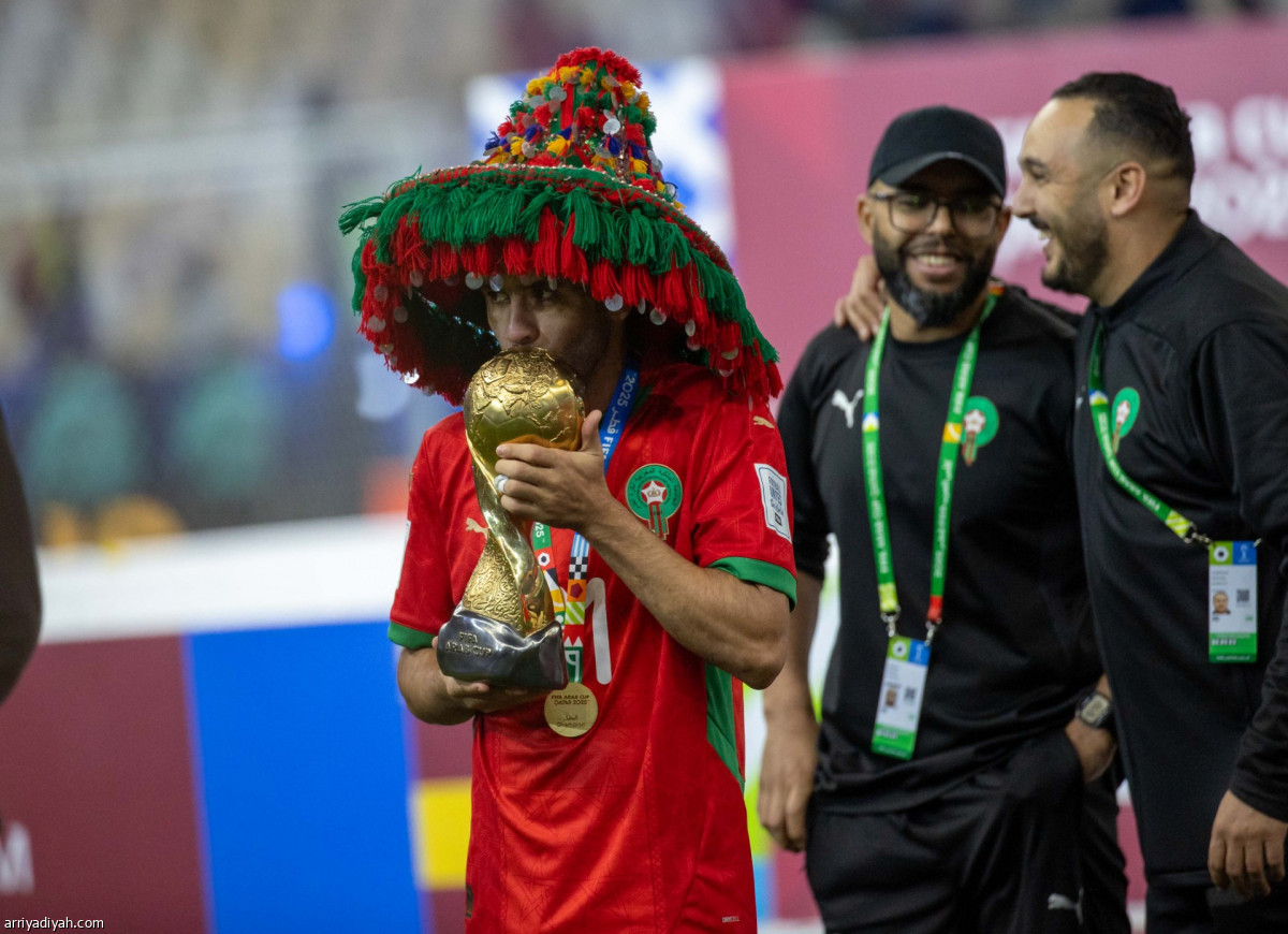 تتويج الأسود