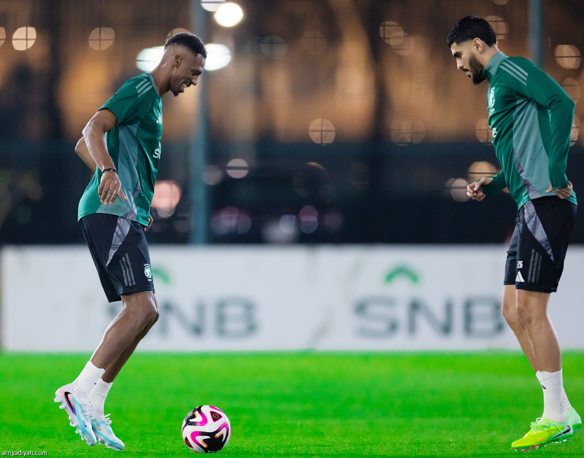 الأخضر ينطلق