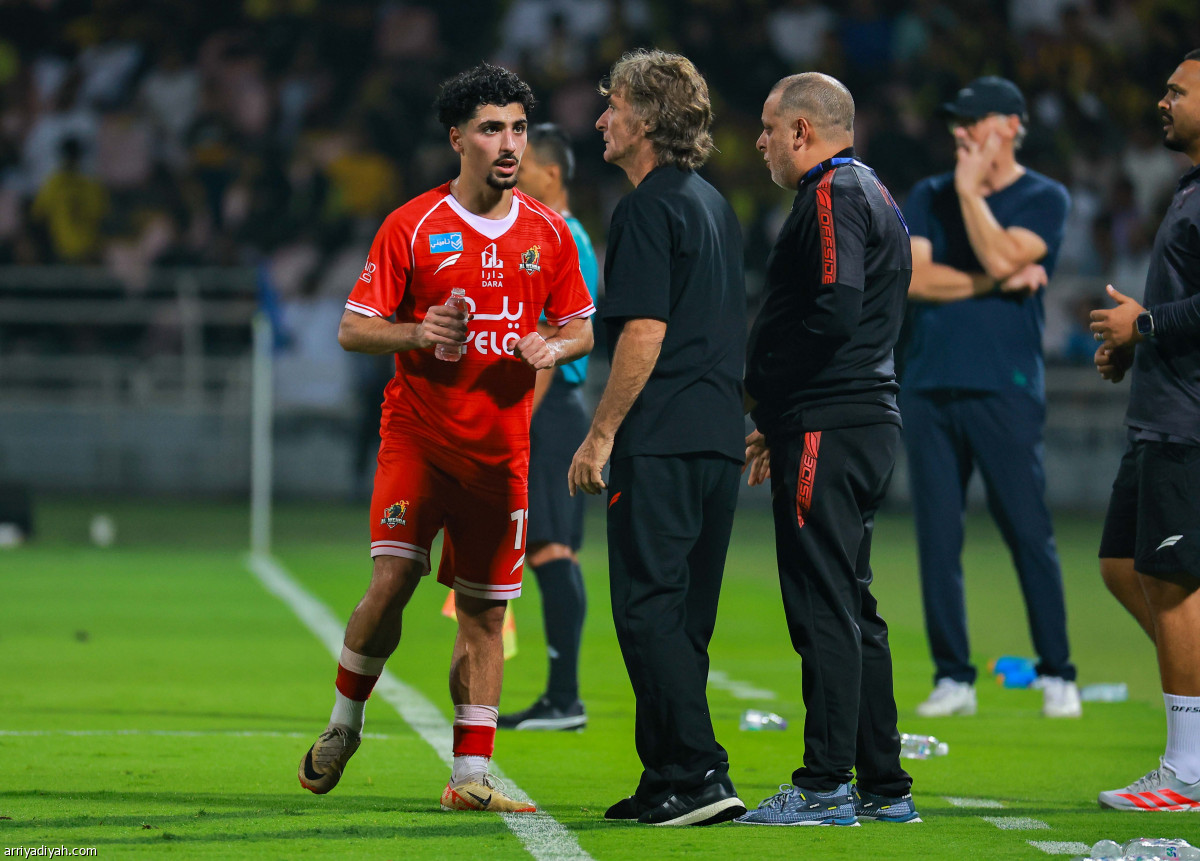 رغم الطرد.. كارينيو يوجّه