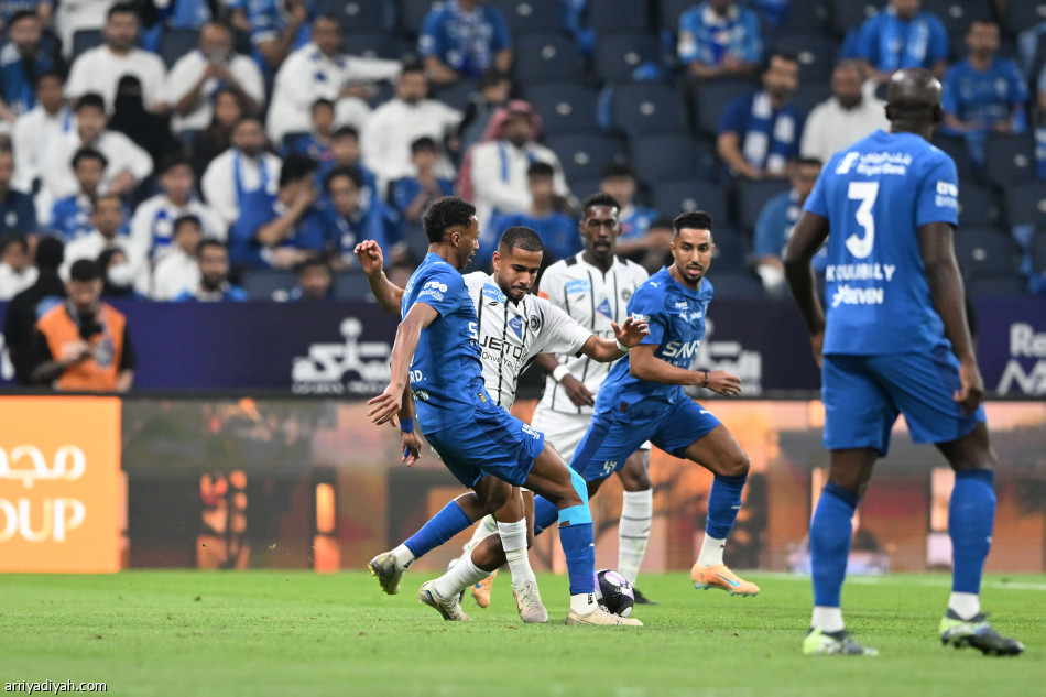الهلال لا يتوقف
