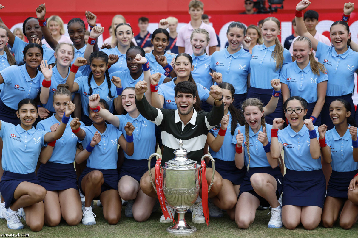 ألكاراز يسيطر