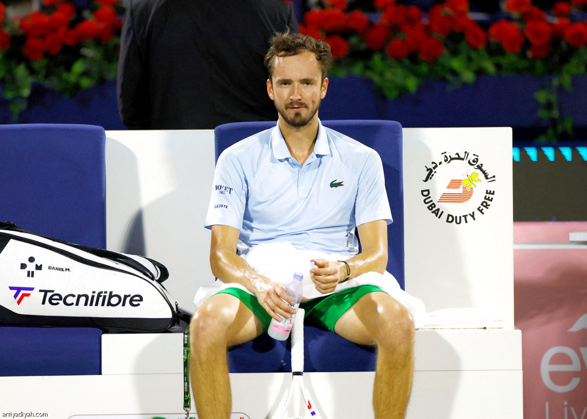 مدفيديف يغادر