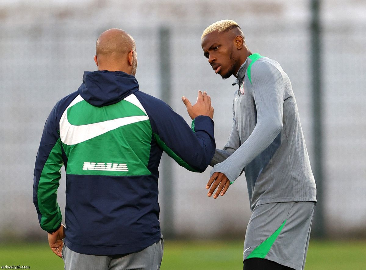 البرونز بين «الفراعنة» و«النسور»