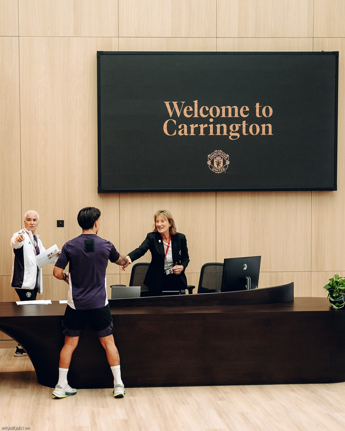 «كارينجتون» يغيّر الهوية