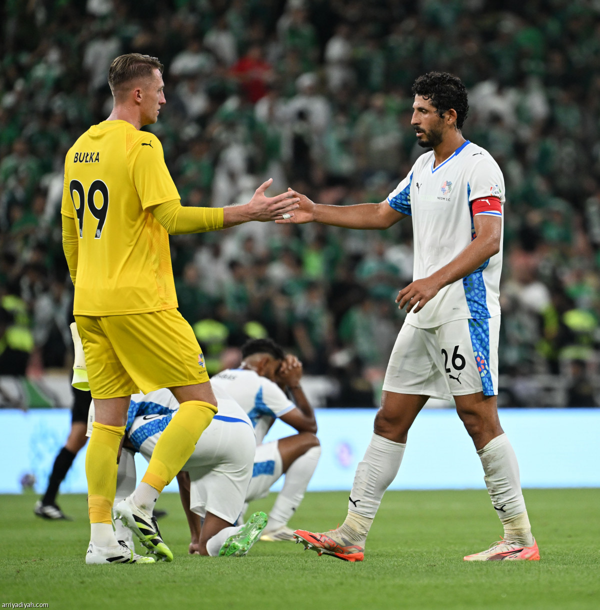 الأهلي يبدأ بفوز