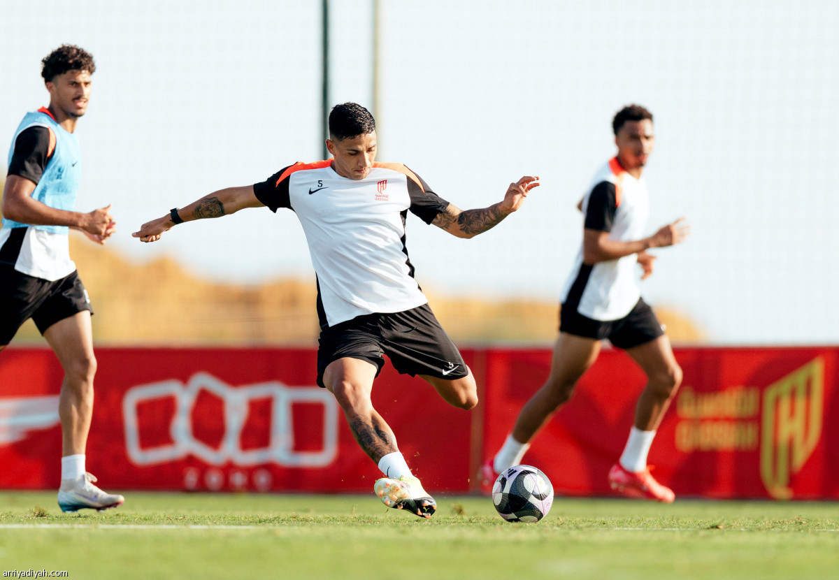 العمار يظهر