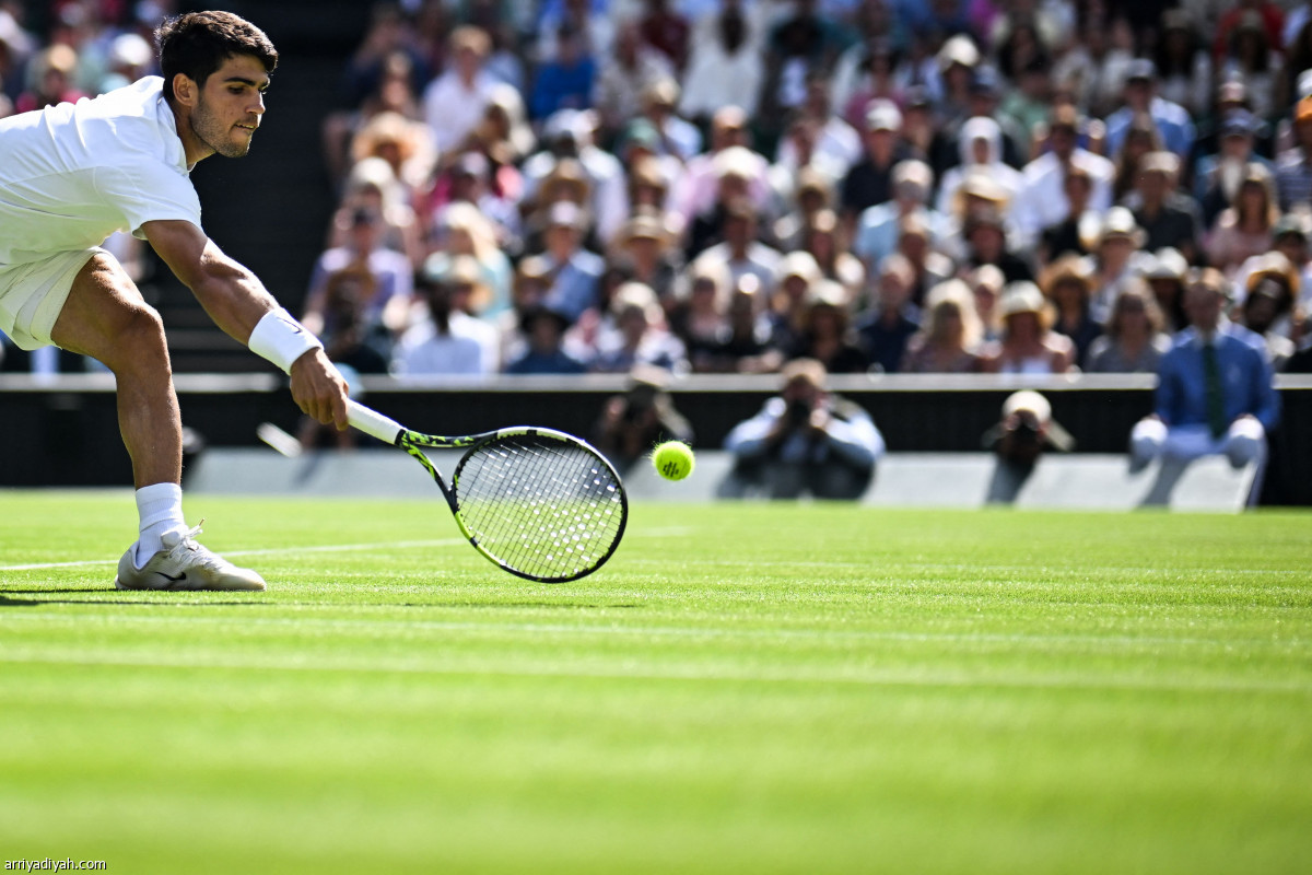 ألكاراز يعبر