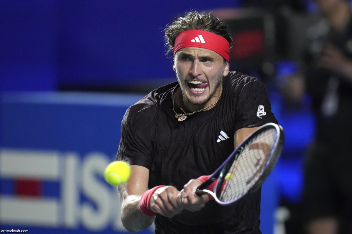 زفيريف ينطلق