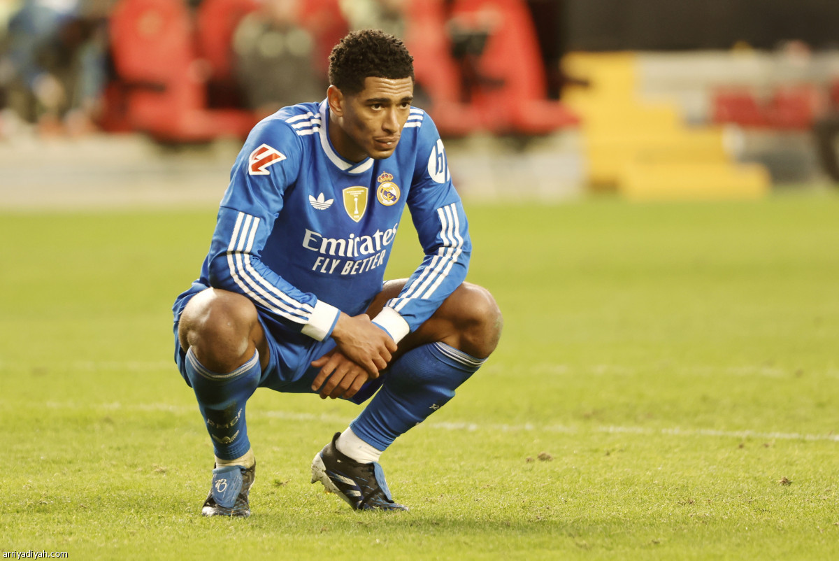 الريال يتعثر